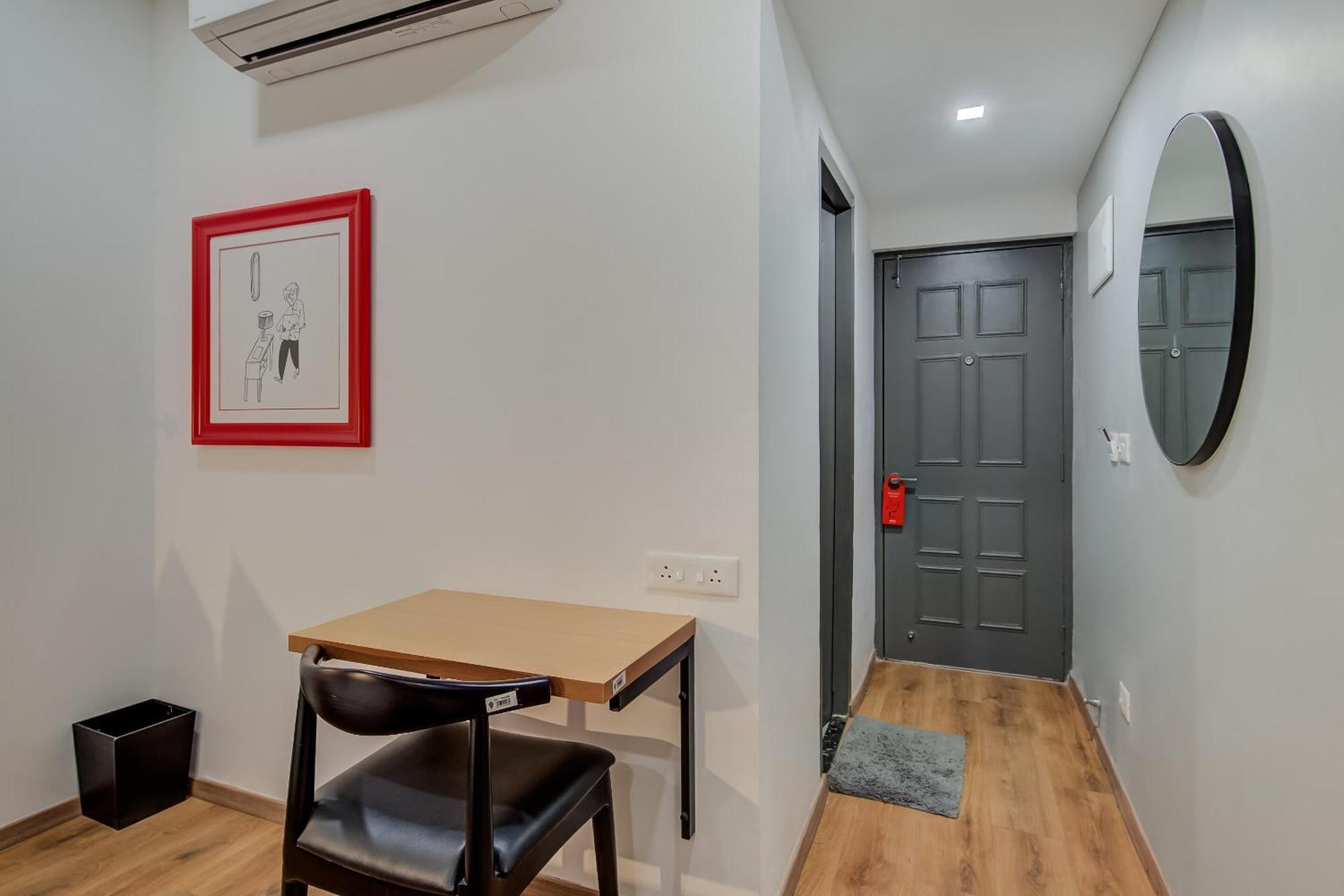 Super Townhouse Mg Road Pune Eksteriør bilde