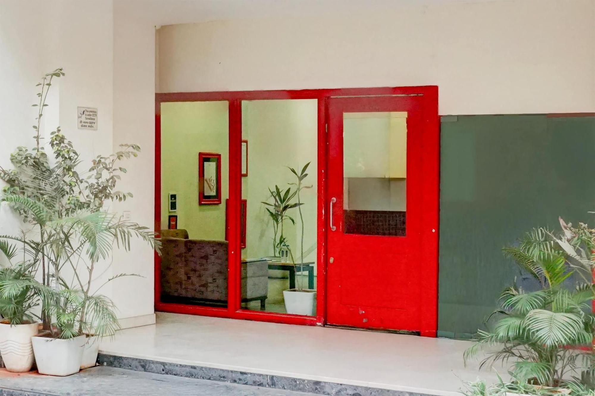 Super Townhouse Mg Road Pune Eksteriør bilde